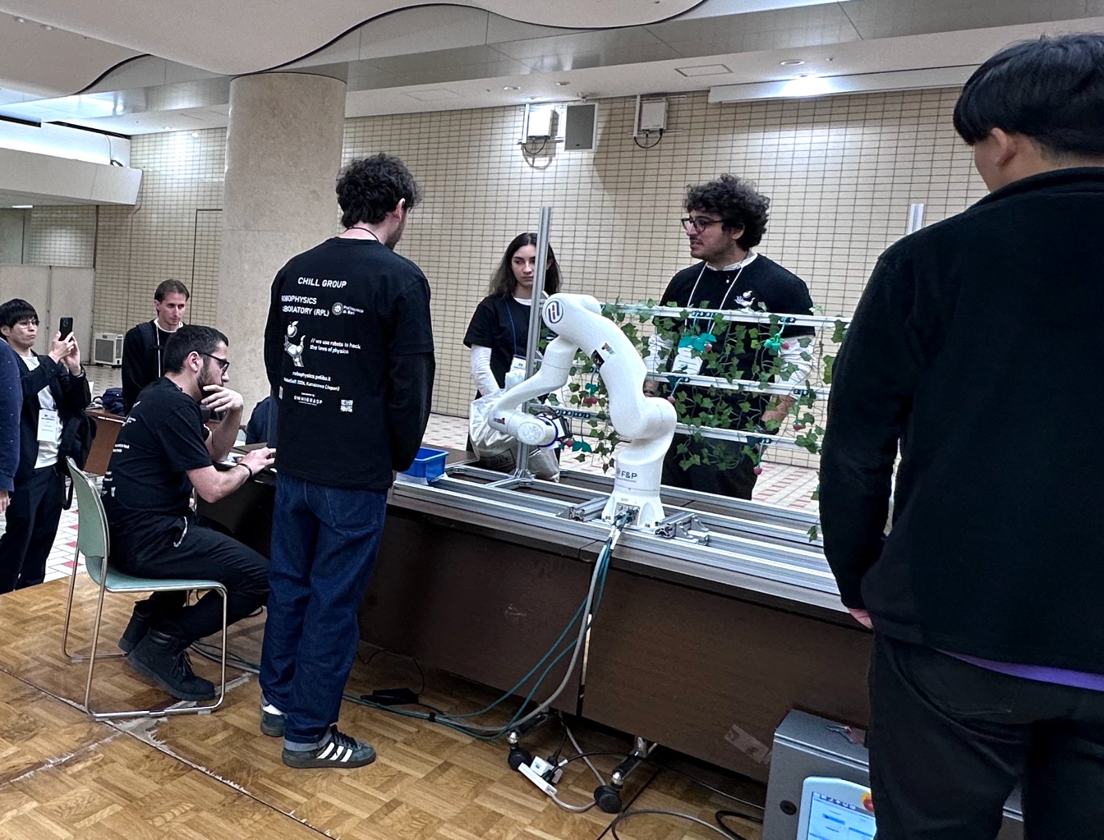 Il team Poliba del RoboPhysics Laboratory durante la competizione